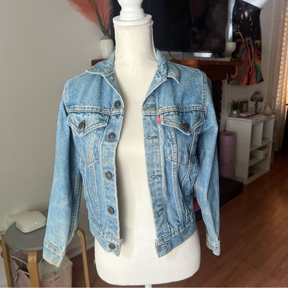 Levi’s Vintage Denim Distressed Trucker Jacket XS Petite Women’s Jean Jacket - Picture 14 of 15